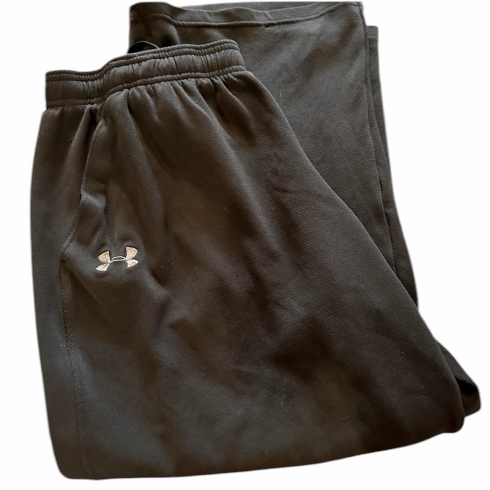 Under Armour Women’s Pants - Size XL - Pre-Owned - Small Hole at Bottom of Leg